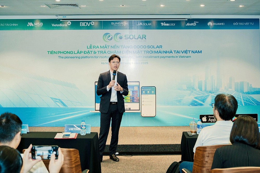 Ông Lê Việt Đức - Giám đốc Khối bán lẻ VietinBank tới tham dự buổi lễ