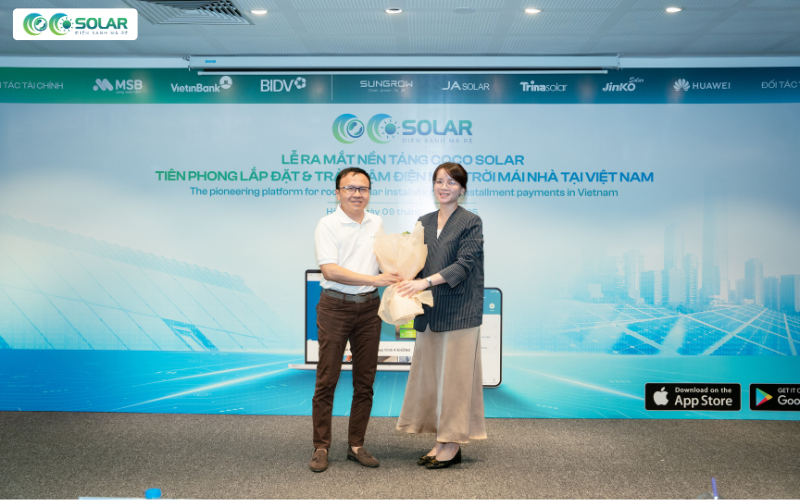 Bà Nguyễn Thị Huyền - Giám đốc Kinh doanh khu vực Việt Nam của JA Solar tham dự buổi lễ