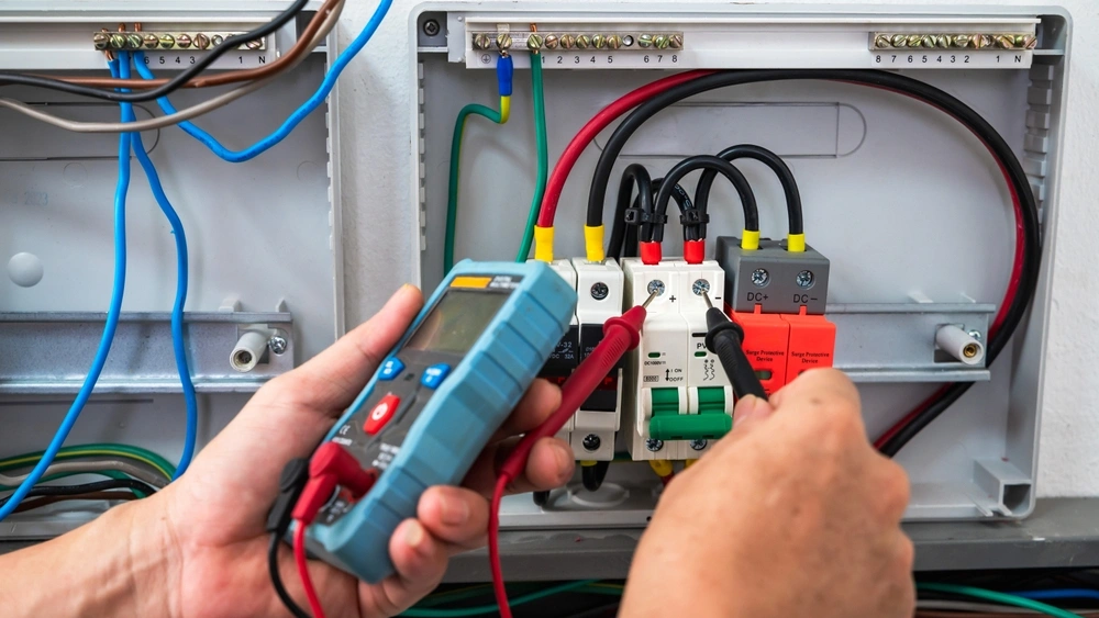 Sơ-đồ-đấu-nối-tủ-điện-năng-lượng-mặt-trời